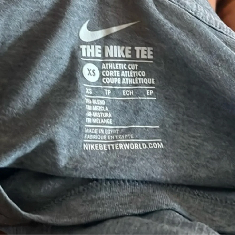Women's Like New Nike Just Do It Long Sleeve Tee in Grey and Black Size XS